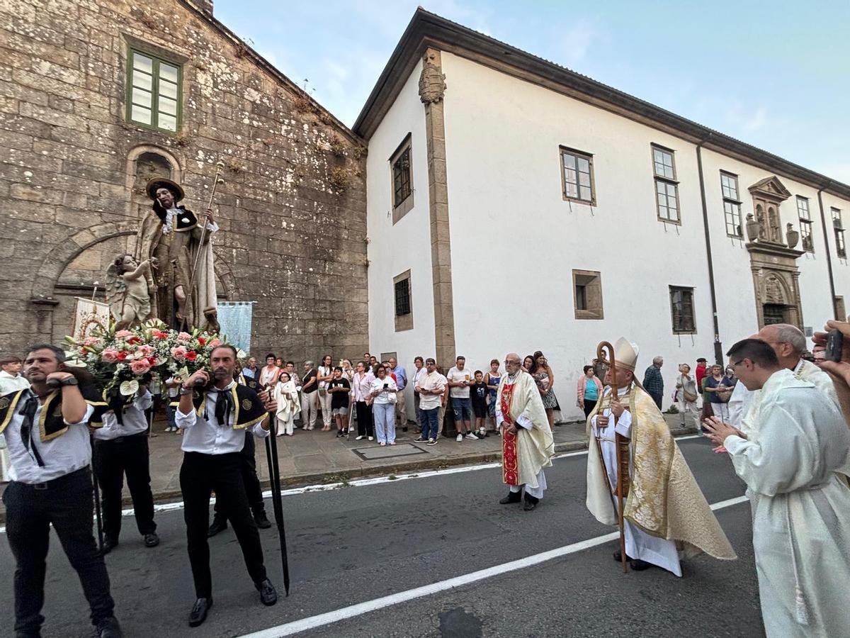 Santiago honra a San Roque con su tradicional procesión Santiago honra a San Roque con su tradicional procesión