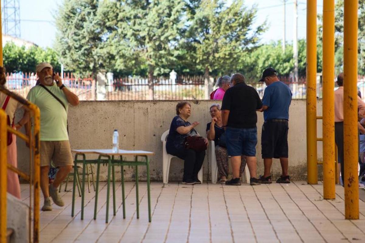 Más de 300 personas pasan la noche en los pabellones habilitados como albergue en Bermillo de Sayago