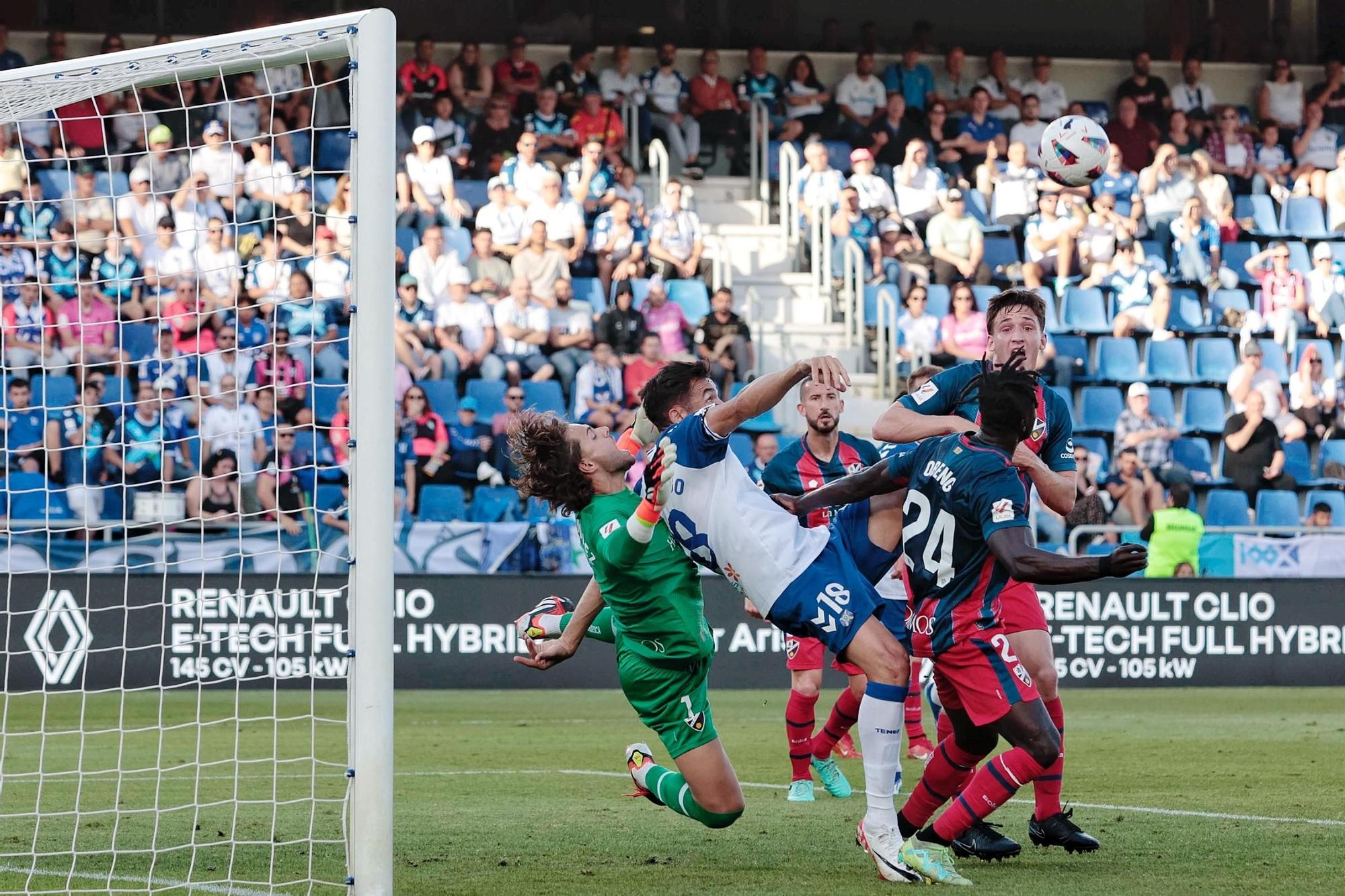 Revive el partido entre CD Tenerife - SD Huesca en imágenes