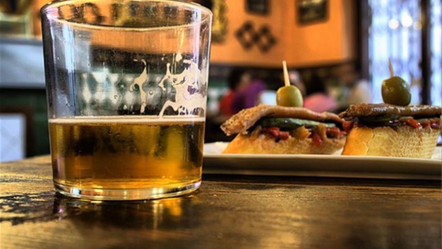 Una cerveza en el centro de las capitales andaluzas cuesta de media 1,78 euros