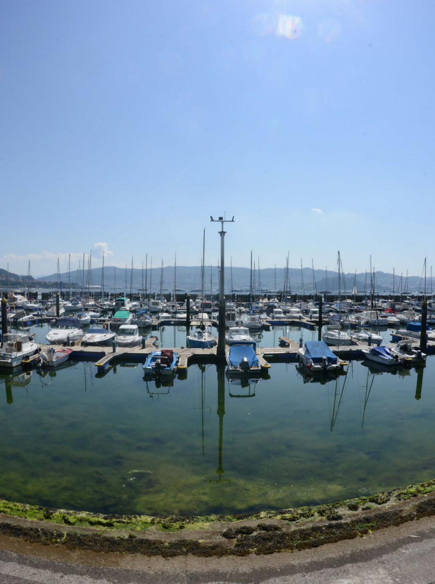 Puerto deportivo de Moaña, con más de 300 embarcaciones. 