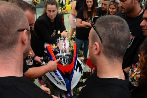 Moaña y el mundo del motor acompañan a Dani Rivas en su funeral