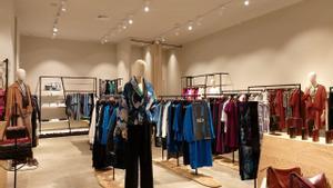 Adolfo Domínguez retalla un 52% les seves pèrdues el 2021 i augmenta les seves vendes un 39,5%