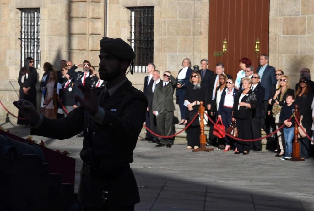 Homenaje a la bandera de la Asociación de Meigas de las Hogueras de San Juan