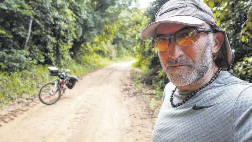 Juan Francisco Cerezo, el mundo a pedales