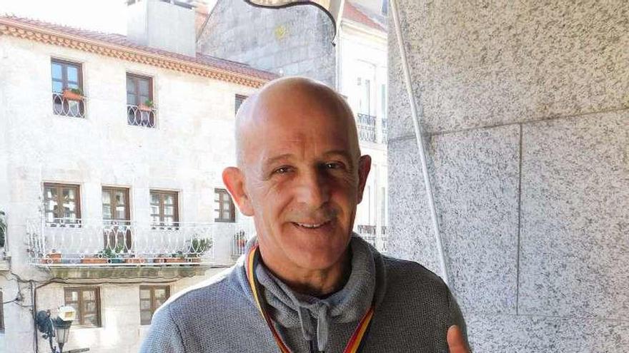 Lino Martínez con la medalla de oro lograda en Bélgica. // D.B.M.