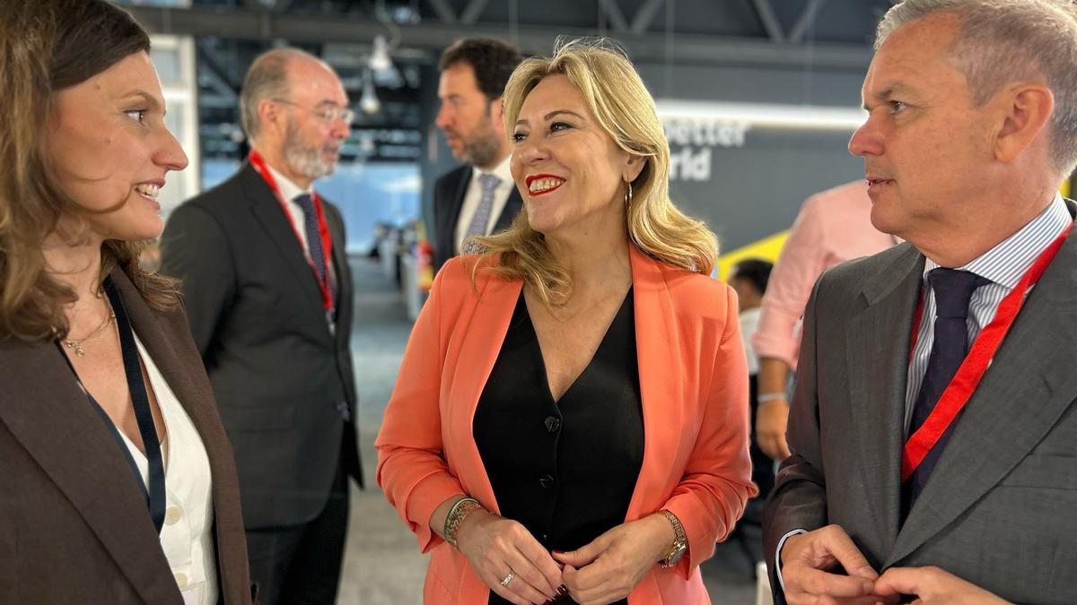 Carolina España, este lunes durante su visita a una empresa del parque tecnológico Málaga TechPark.