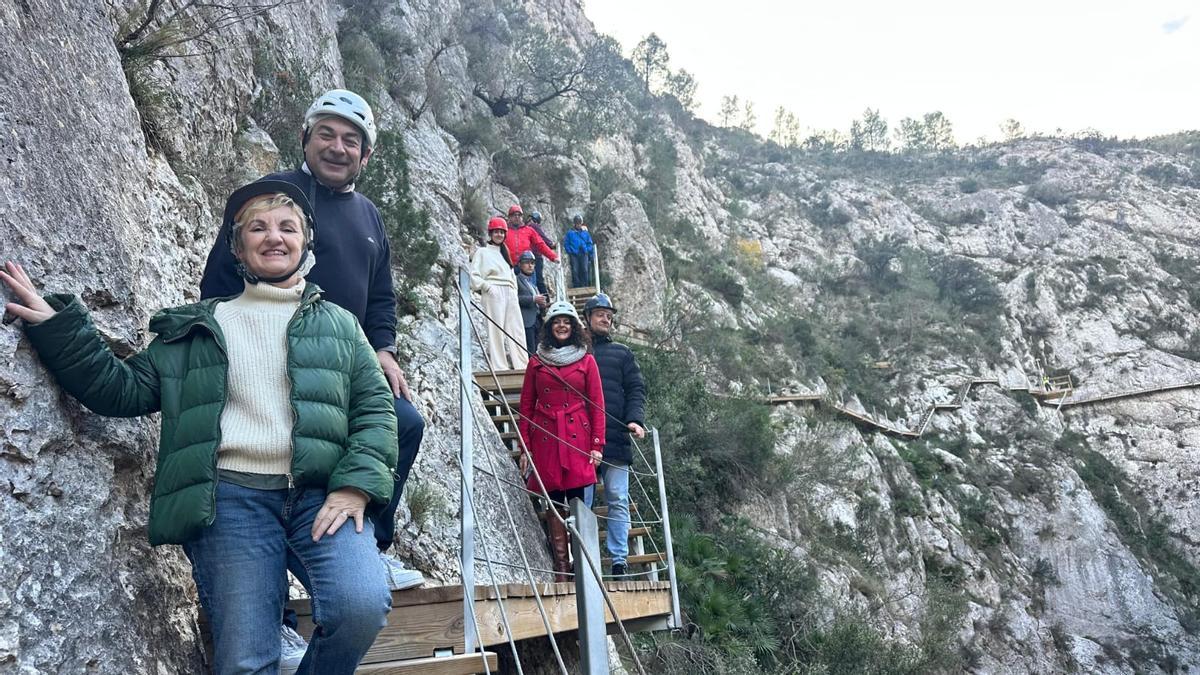 Nuevo tramo de 20 metros en la pasarela del pantano de Relleu