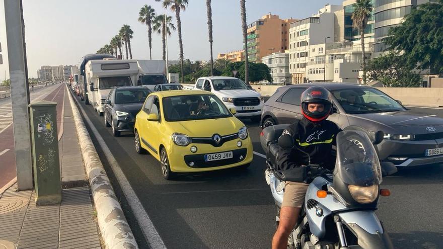 Primer lunes de obras en la GC-3: largas colas en la Avenida Marítima de Las Palmas de Gran Canaria