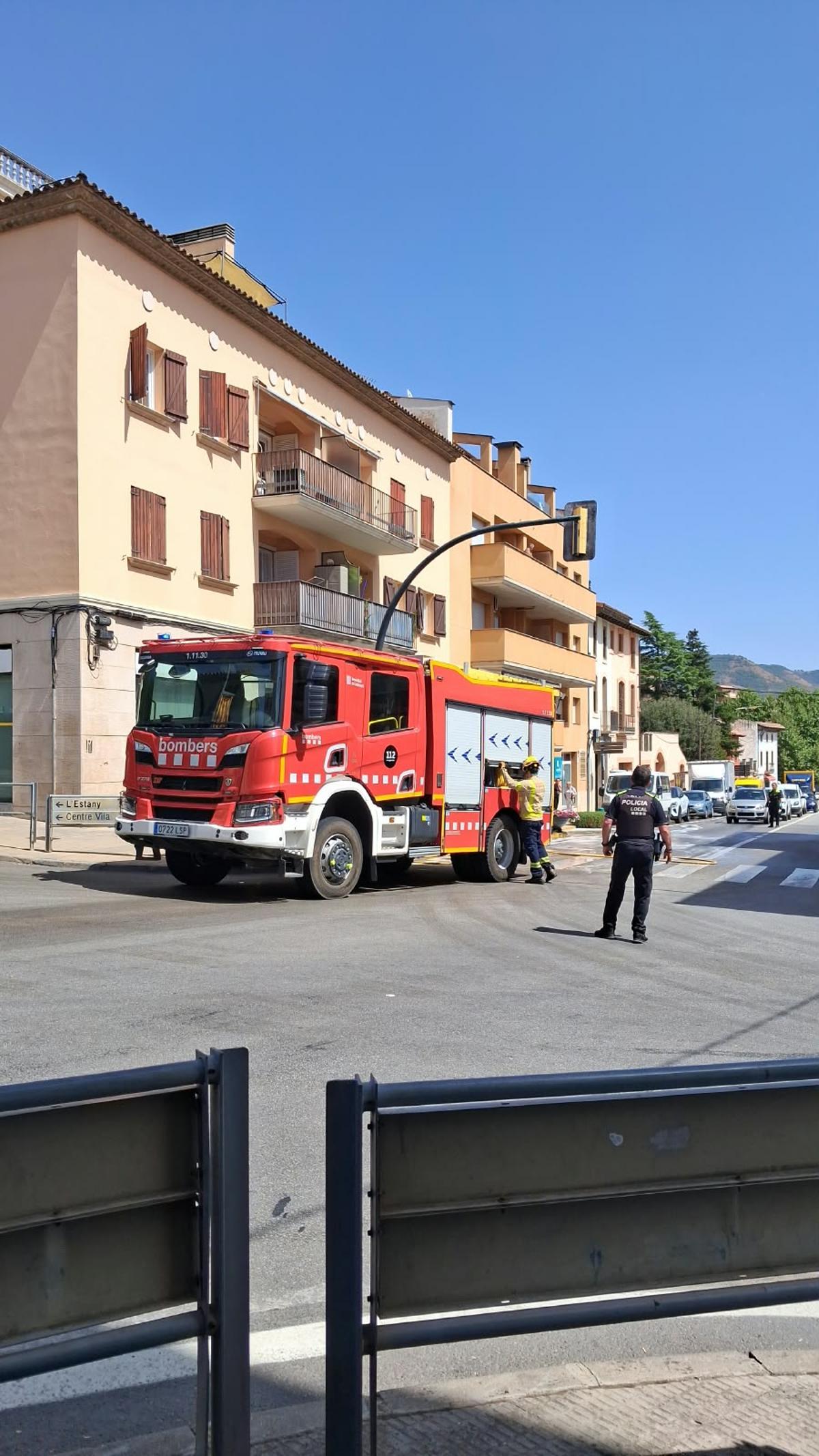 Imatges del nou vessament de residus carnis a Moià