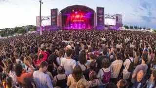 El Canet Rock reúne a 25.000 personas en su décima edición en Canet de Mar (Barcelona)