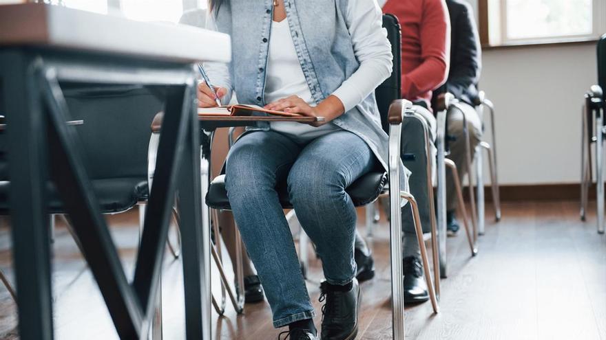 The Generalitat confronts earpieces and AI in opposition exams
