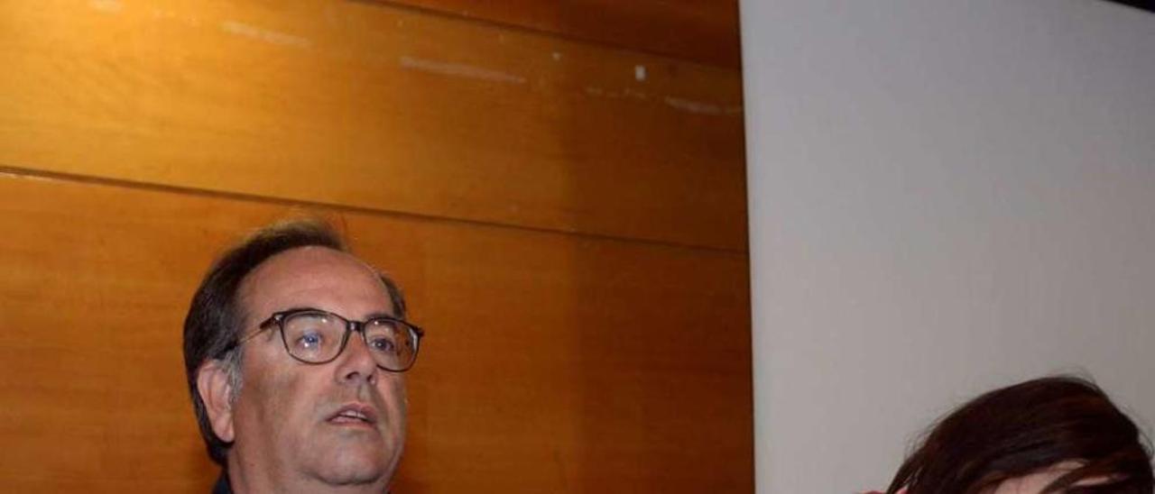 La marcha de Jorge Castiñeiras ha dado lugar a dos candidaturas para dirigir el club. // Noé Parga