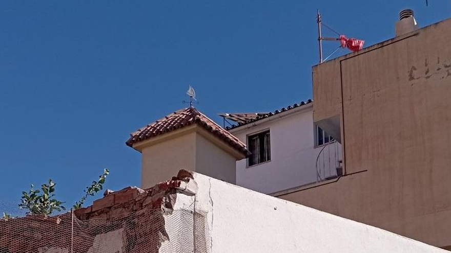 Torre con veleta, en realidad un ascensor privado.