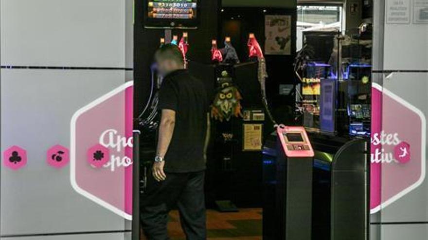 Debate sobre la prohibición de las máquinas de apuestas en los bares