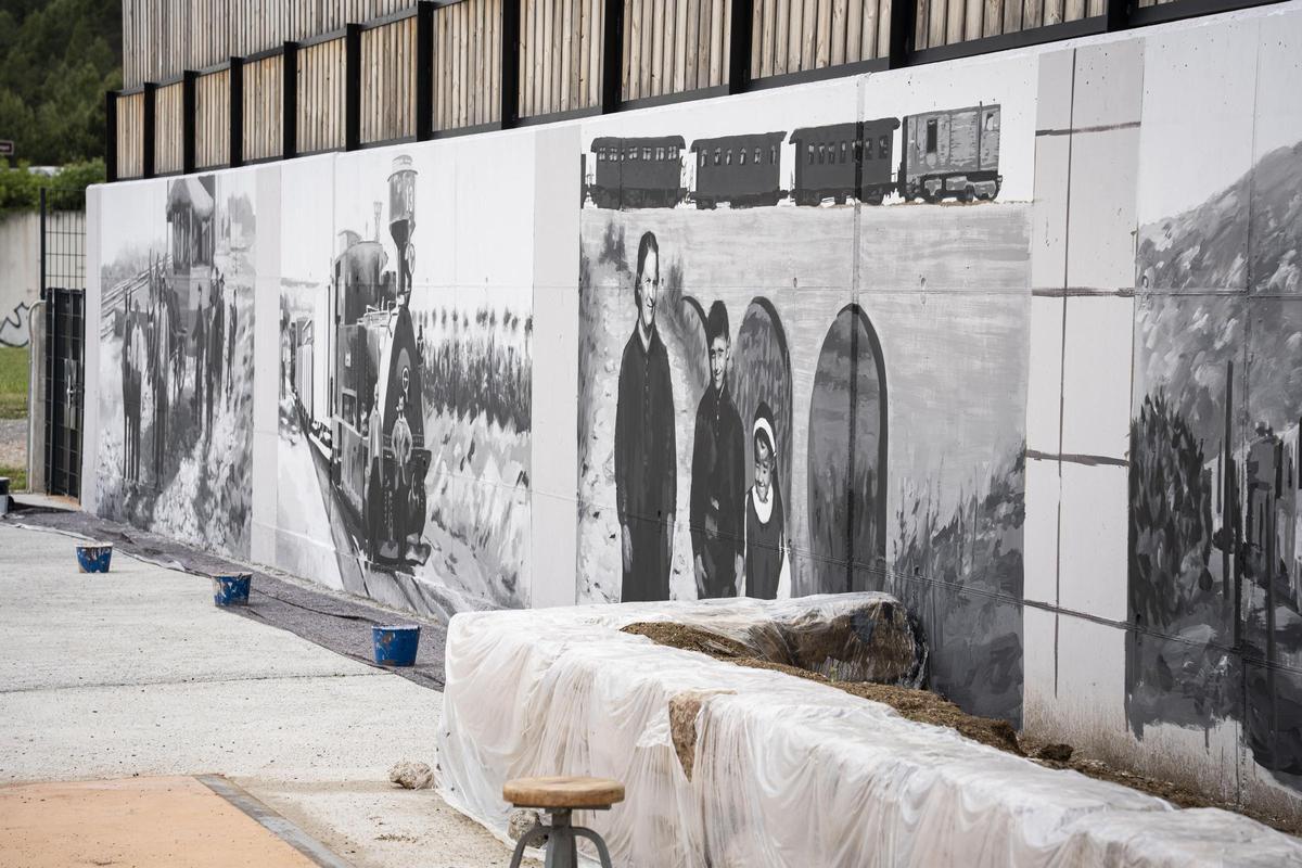 Com és el nou mural de 47 metres dedicat a la història ferroviària de Balsareny? Com és el nou mural de 47 metres dedicat a la història ferroviària de Balsareny?