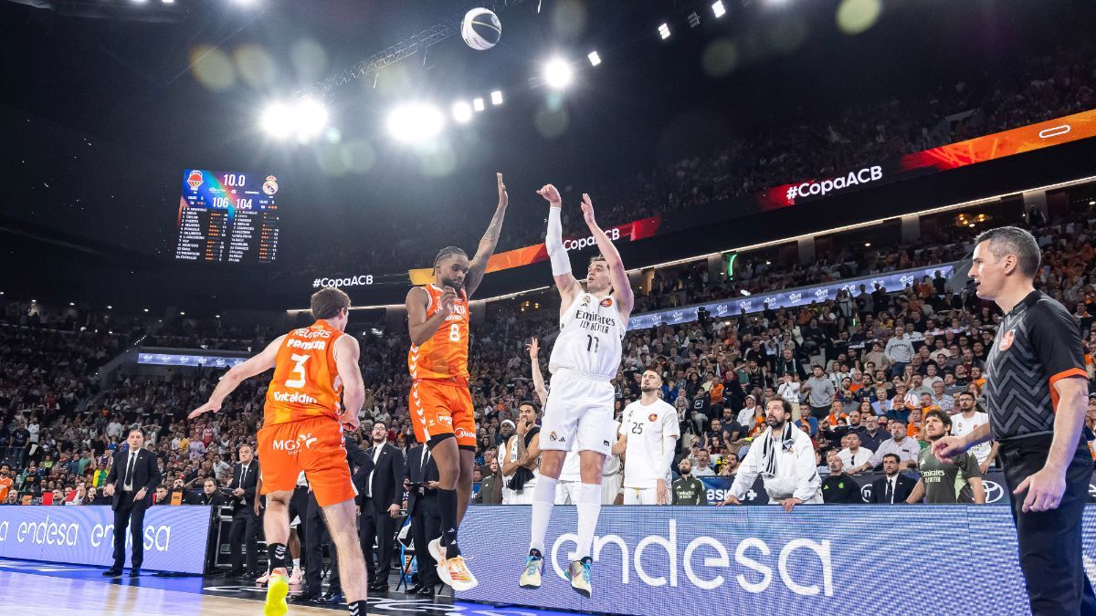 Hezonja obra el milagro para el Real Madrid y deja a Valencia sin final de Copa