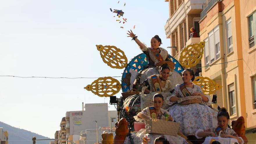 La popular cabalgata pone el punto y final a las patronales de la Vall d’Uixó