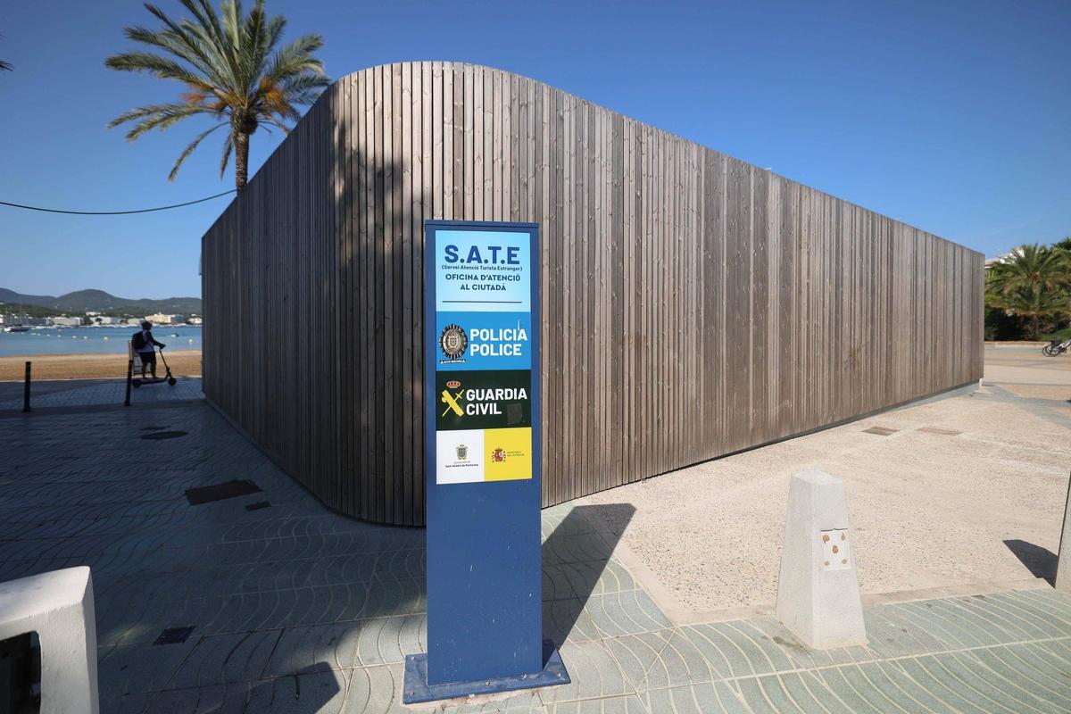 La Policía Local de Sant Antoni presenta su dispositivo especial de verano La Policía Local de Sant Antoni presenta su dispositivo especial de verano
