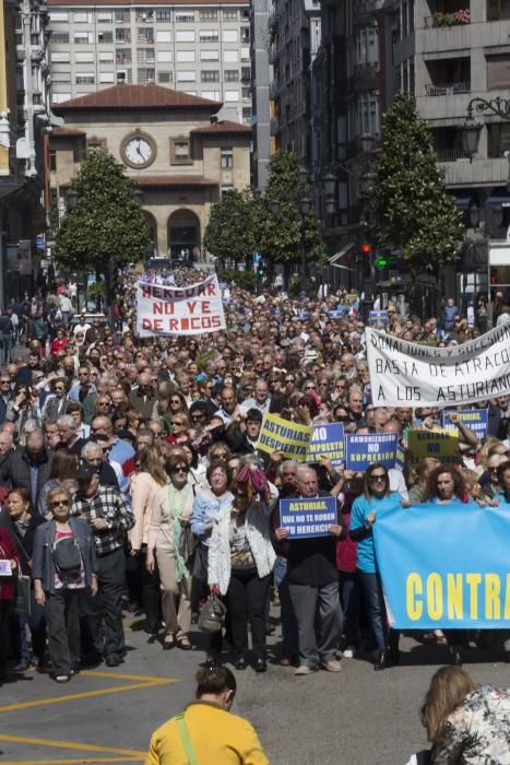 Miles de personas piden la eliminación del impuesto de sucesiones en Asturias