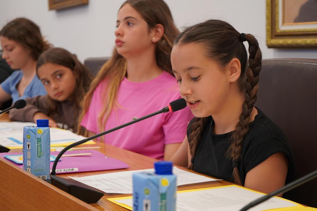 Galería: las imágenes del Pleno Infantil y Juvenil de Santa Eulària