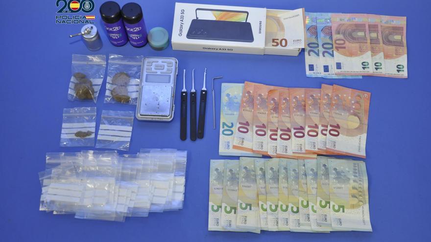 Un menor y otro joven detenidos por venta de droga en las inmediaciones de un instituto de Pontevedra