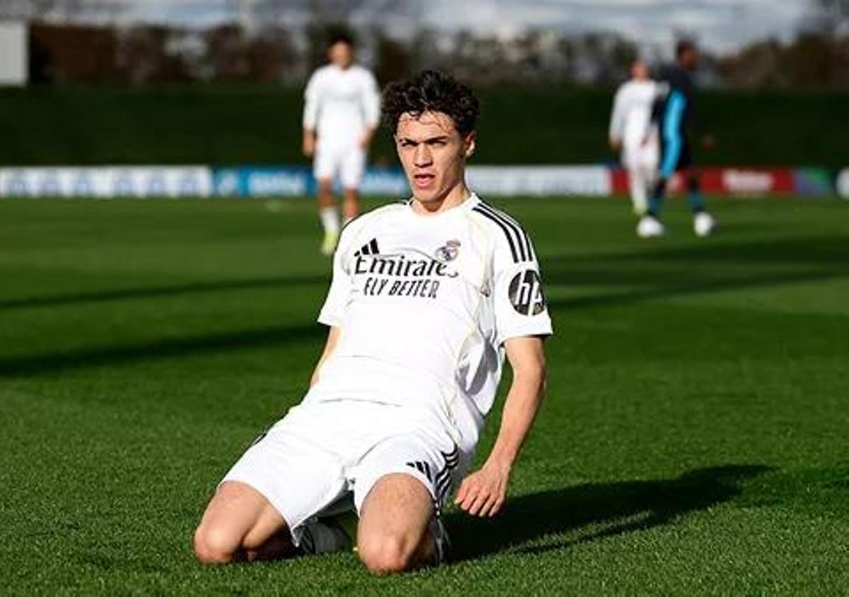 Thiago Pitarch celebra un gol en la Youth League