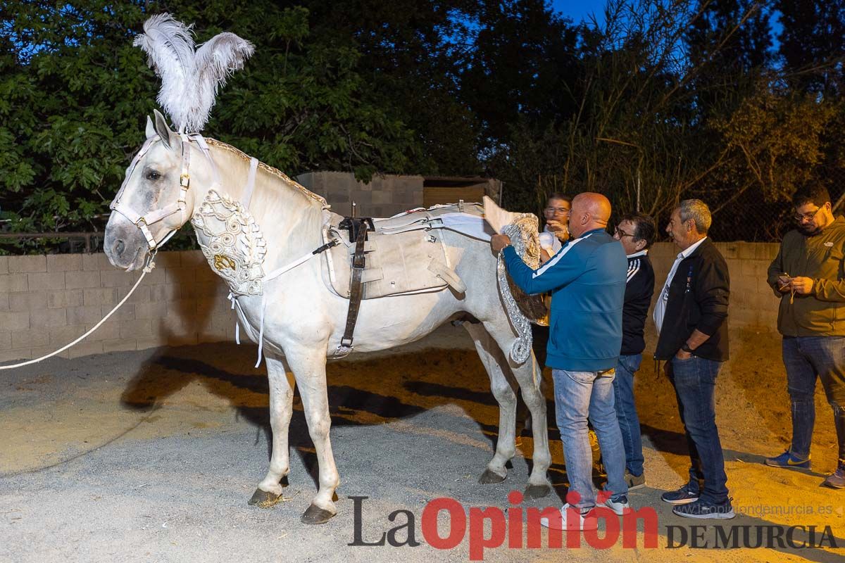 Vestir a un caballo del vino en la mañana del dos de mayo