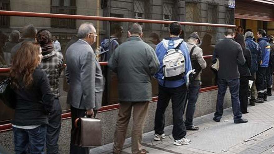 El paro baja en Asturias en 173 personas en agosto