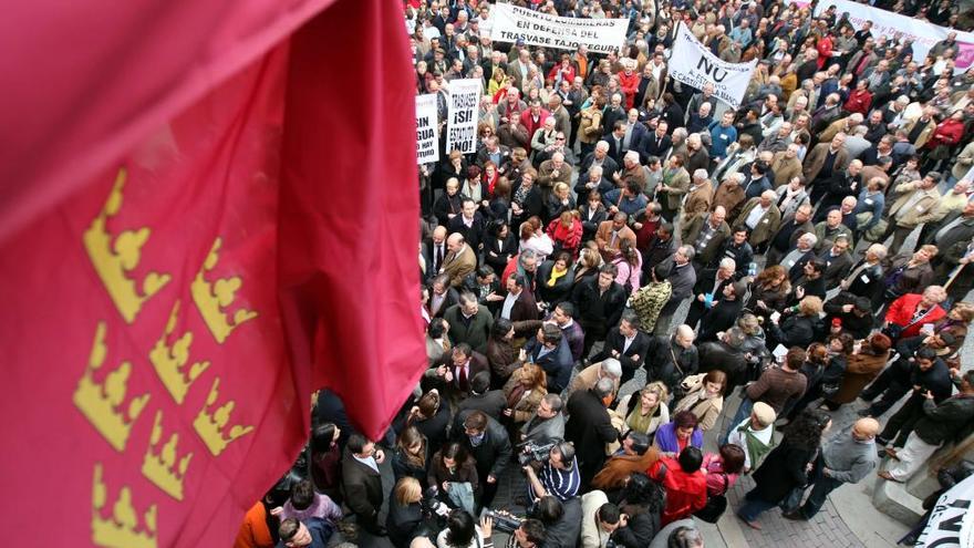 Los murcianos tendrán que votar en referéndum el Estatuto de Autonomía