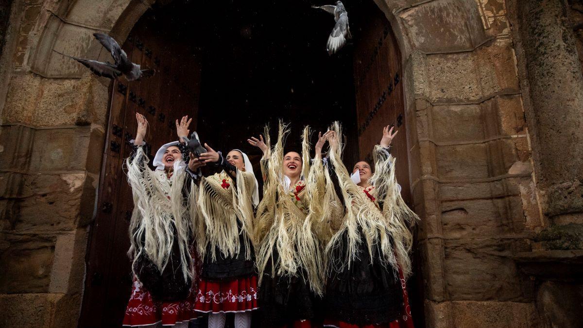 El municipio cacereño de Monroy celebra su tradicional ceremonia de las Purificás