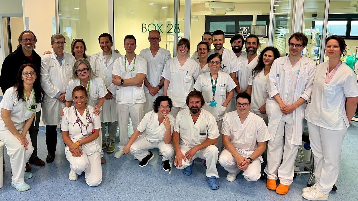 Equipo de Medicina Intensiva en la UCI del Álvaro Cunqueiro.