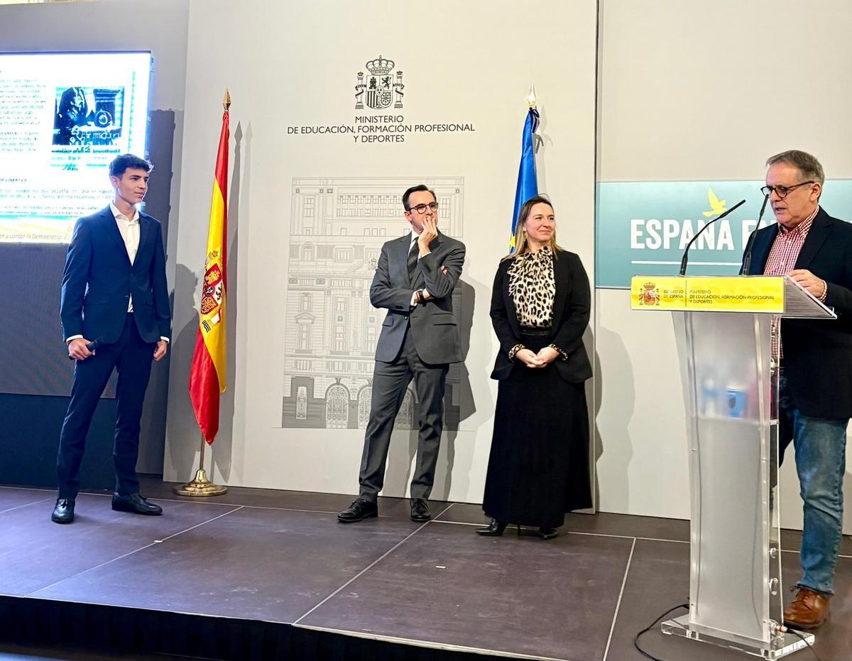 Un momento de la entrega del galardón