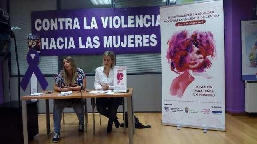 Jessica Castaño y Marta María Alonso, ayer, en la presentación.