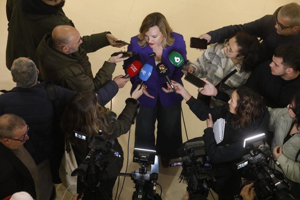 La ministra portavoz del Gobierno y secretaria general del PSOE Aragón, Pilar Alegría, este viernes ante los medios en Zaragoza.