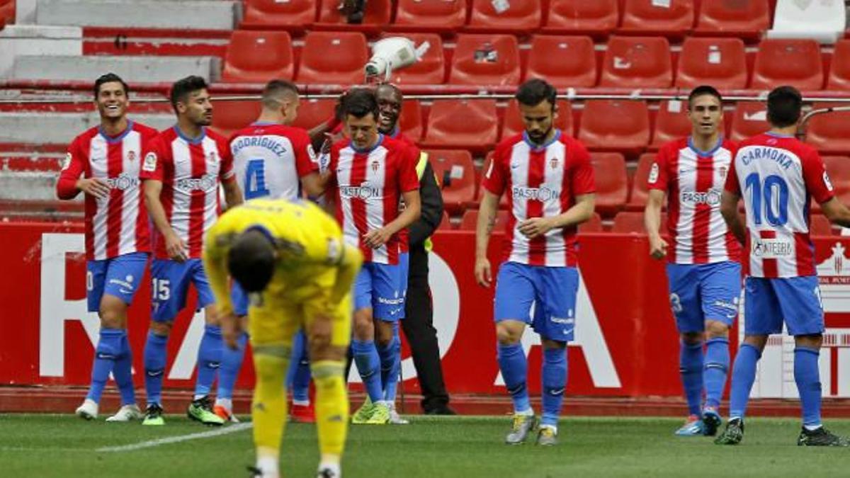 El Cádiz se rinde en Gijón