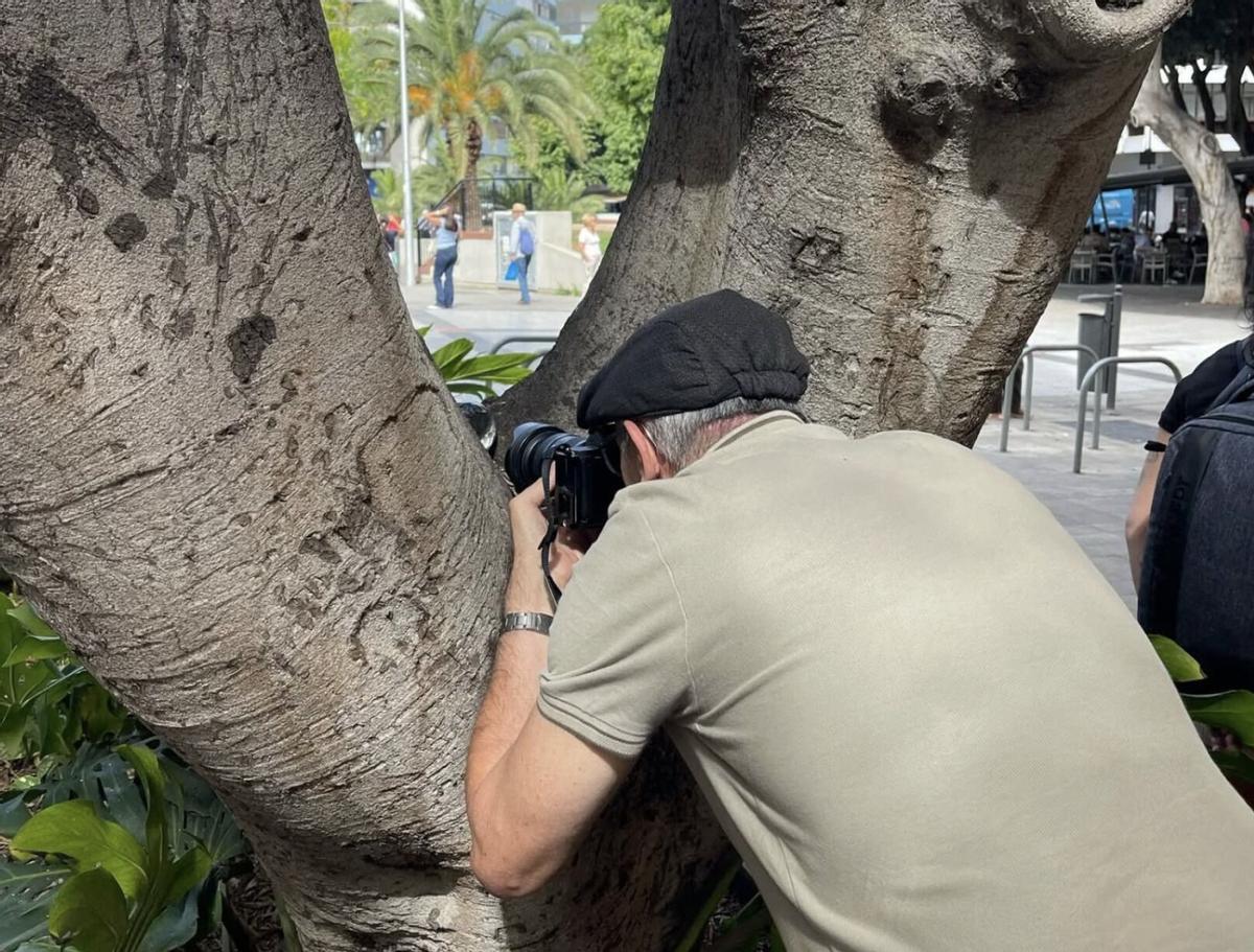 Un participante del concurso fotográfico de Mesa y López