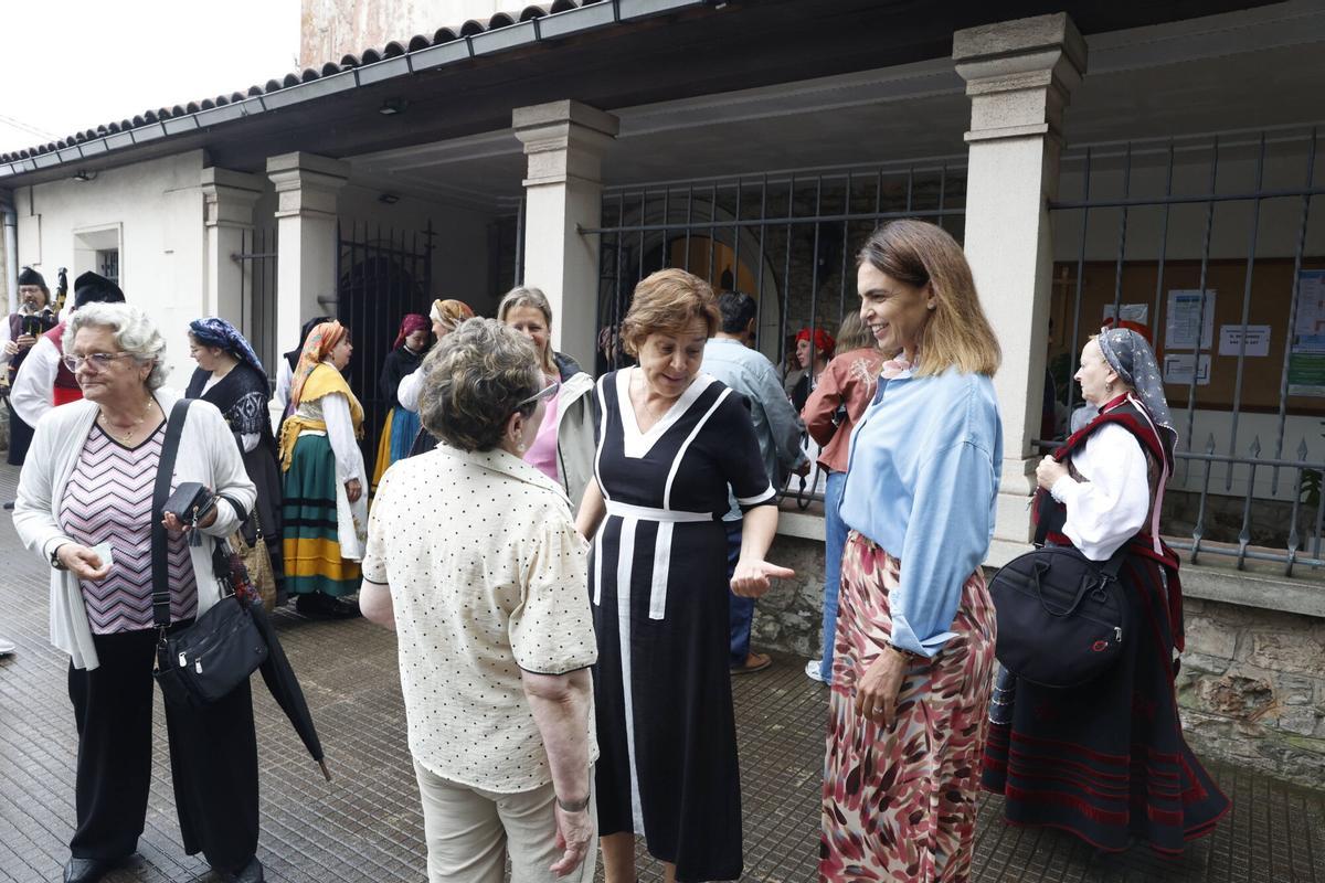 La misa y procesión del barrio de Jove, en imágenes La misa y procesión del barrio de Jove, en imágenes