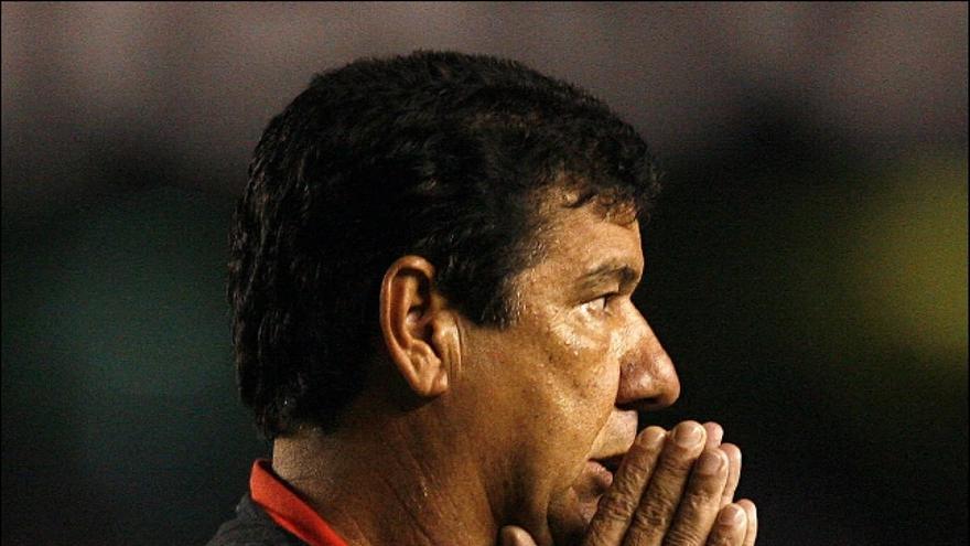 Joel Santana ha sido confirmado como entrenador de Sudáfrica.