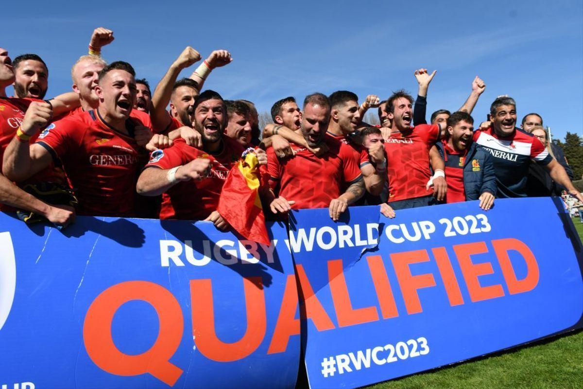 Los jugadores de la selección española de rugby celebran su clasificación para el Mundial de Francia 2023.