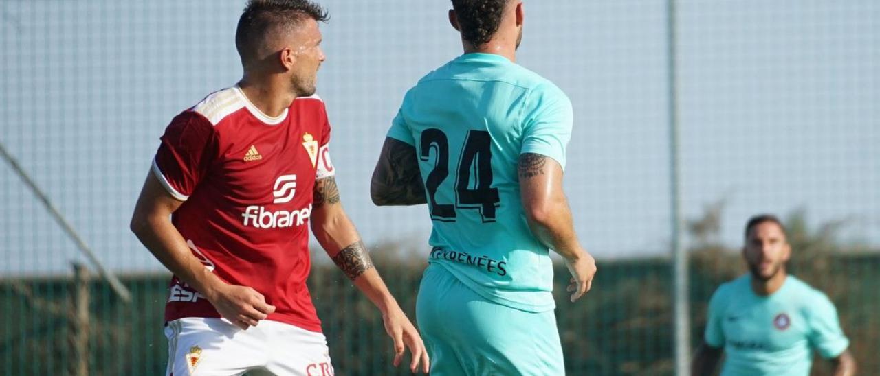 Andrés Carrasco, el único delantero puro de la plantilla en estos momentos.