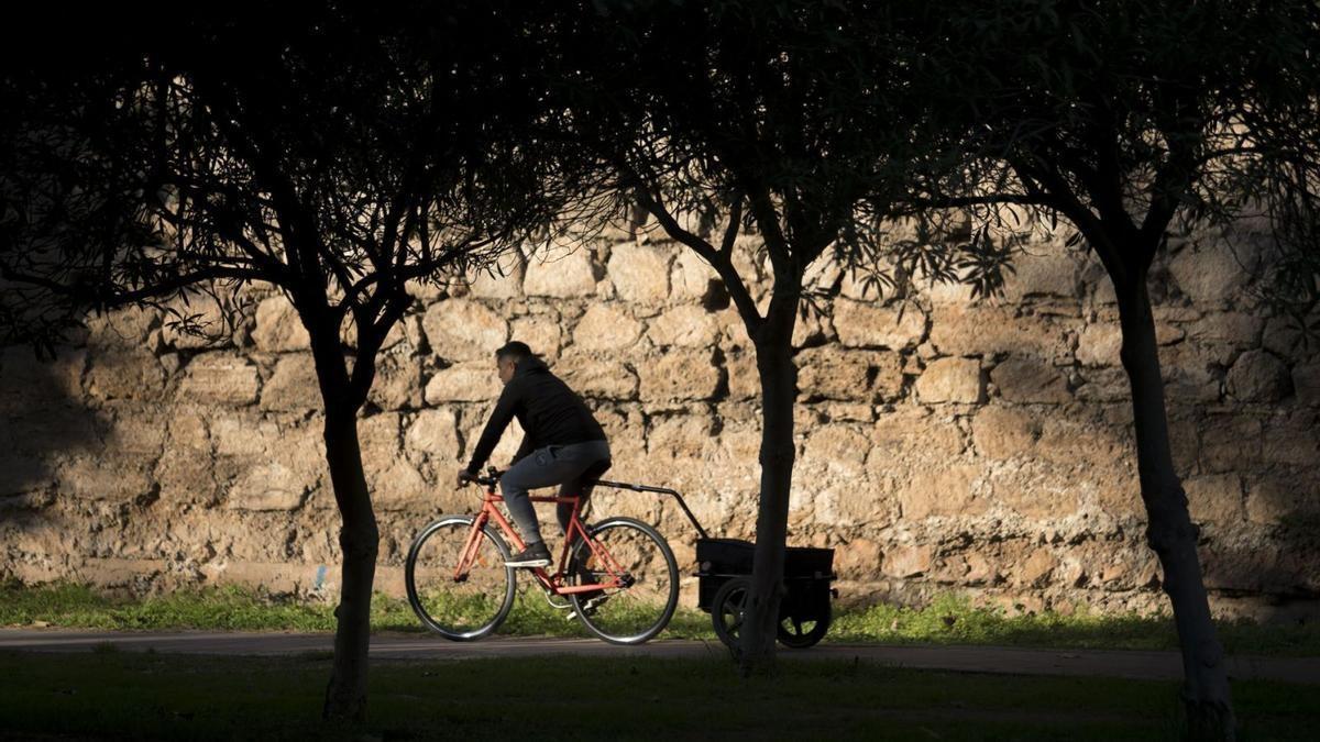 «Netejarem el riu de maricons»: denuncien brutals agressions homòfobes en una zona de ‘cruising’ de València