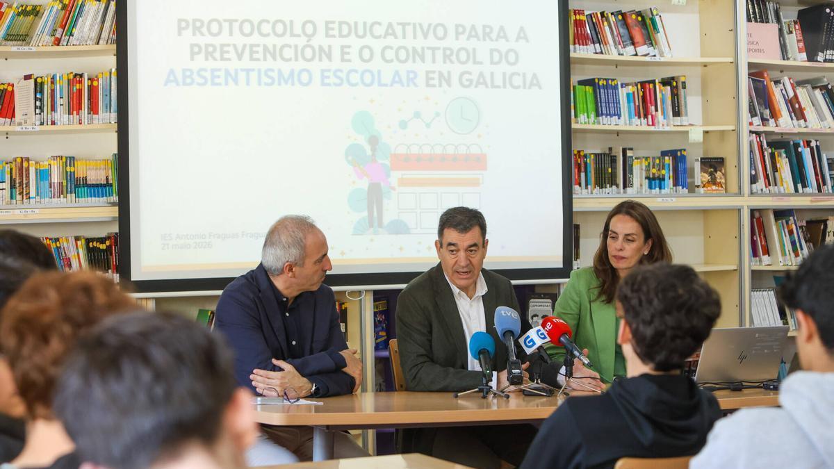 Presentación del nuevo protocolo de absentismo, este martes, en el IES Antón Fraguas.