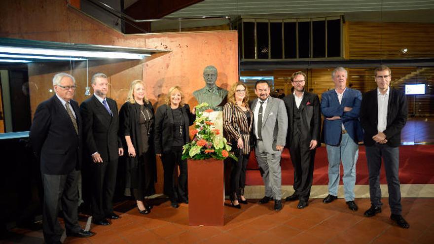 Ofrenda y homenaje a Kraus