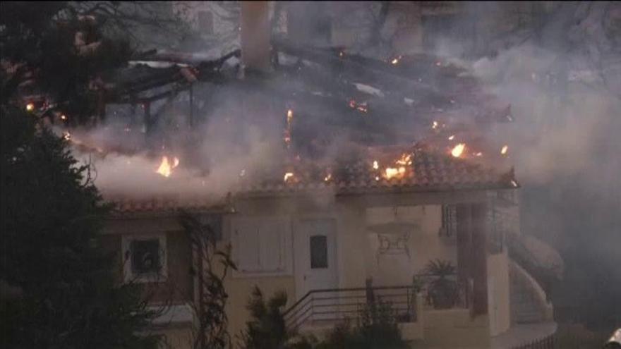 Grecia, arrasada por más de 50 incendios