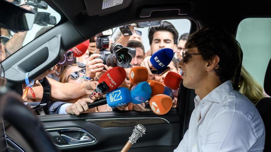 Roca Rey recibe el alta médica y se prepara para la rehabilitación tras su cornada: "Ahora viene la parte dura"