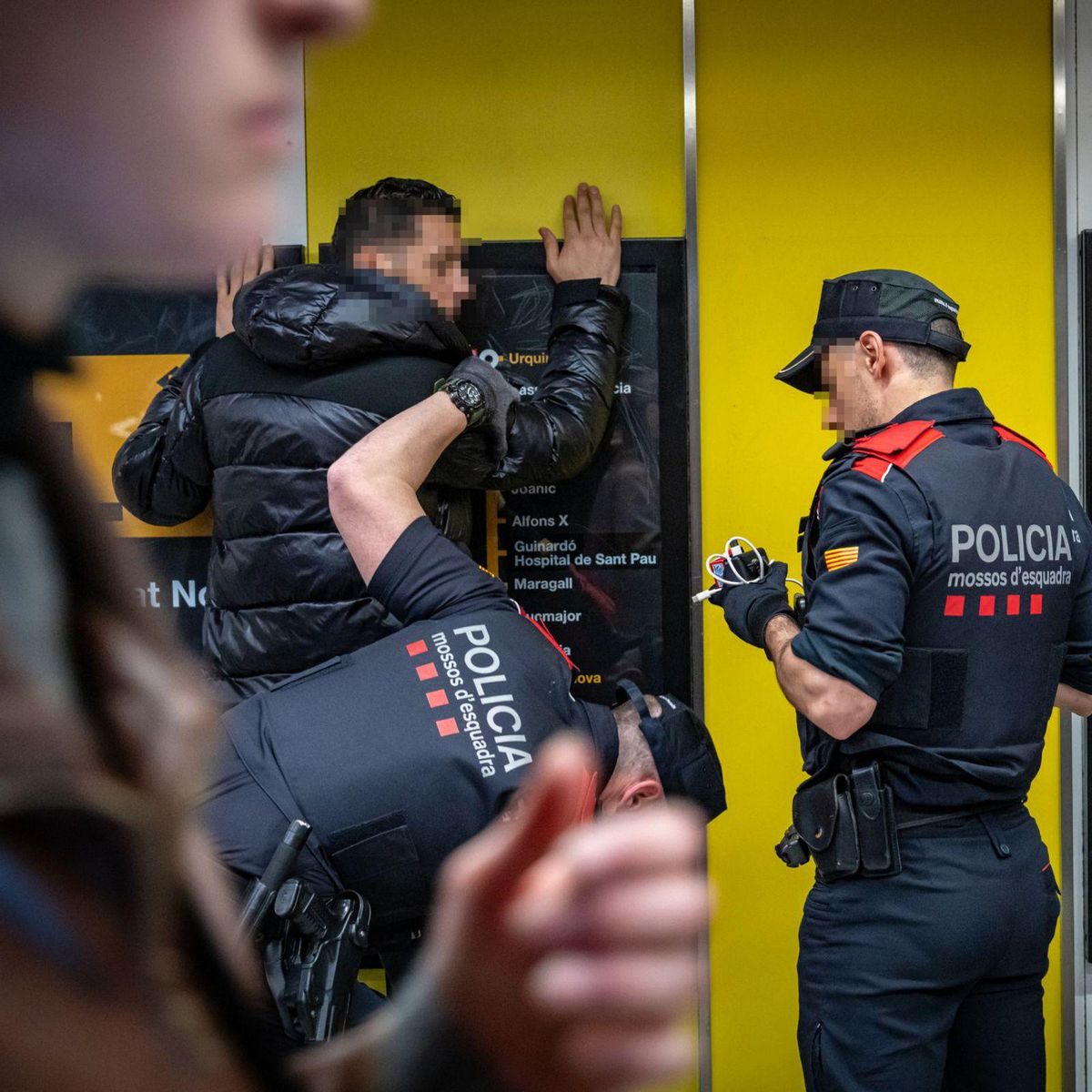 La pressió policial desplaça els carteristes del metro a Rodalies La pressió policial desplaça els carteristes del metro a Rodalies