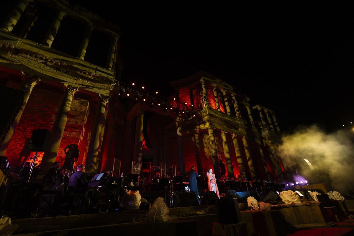 Así se vivió el concierto de Isabel Pantoja en el teatro Romano de Mérida