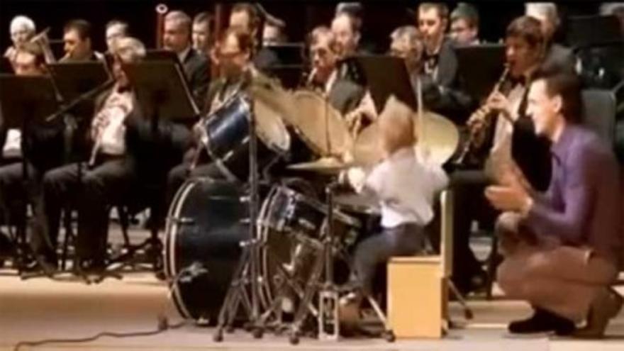 Un niño de 3 años capaz de dirigir una orquesta