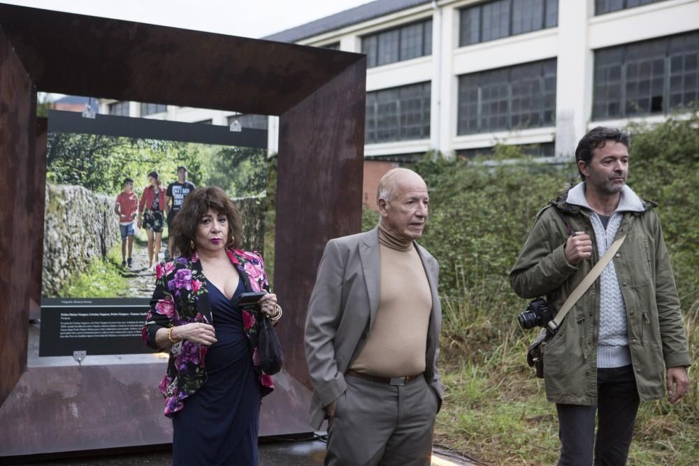 Premios Princesa de Asturias: Alejandro Portes visita la exposición fotográfica "Integrantes" en La Vega